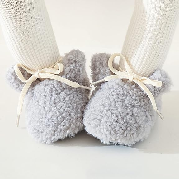 SnuggleBunny – Cálidas y seguras: zapatillas antideslizantes Bunny