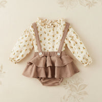 Thumbnail for SweetPea – Conjunto para bebé niña con volantes y estampado floral