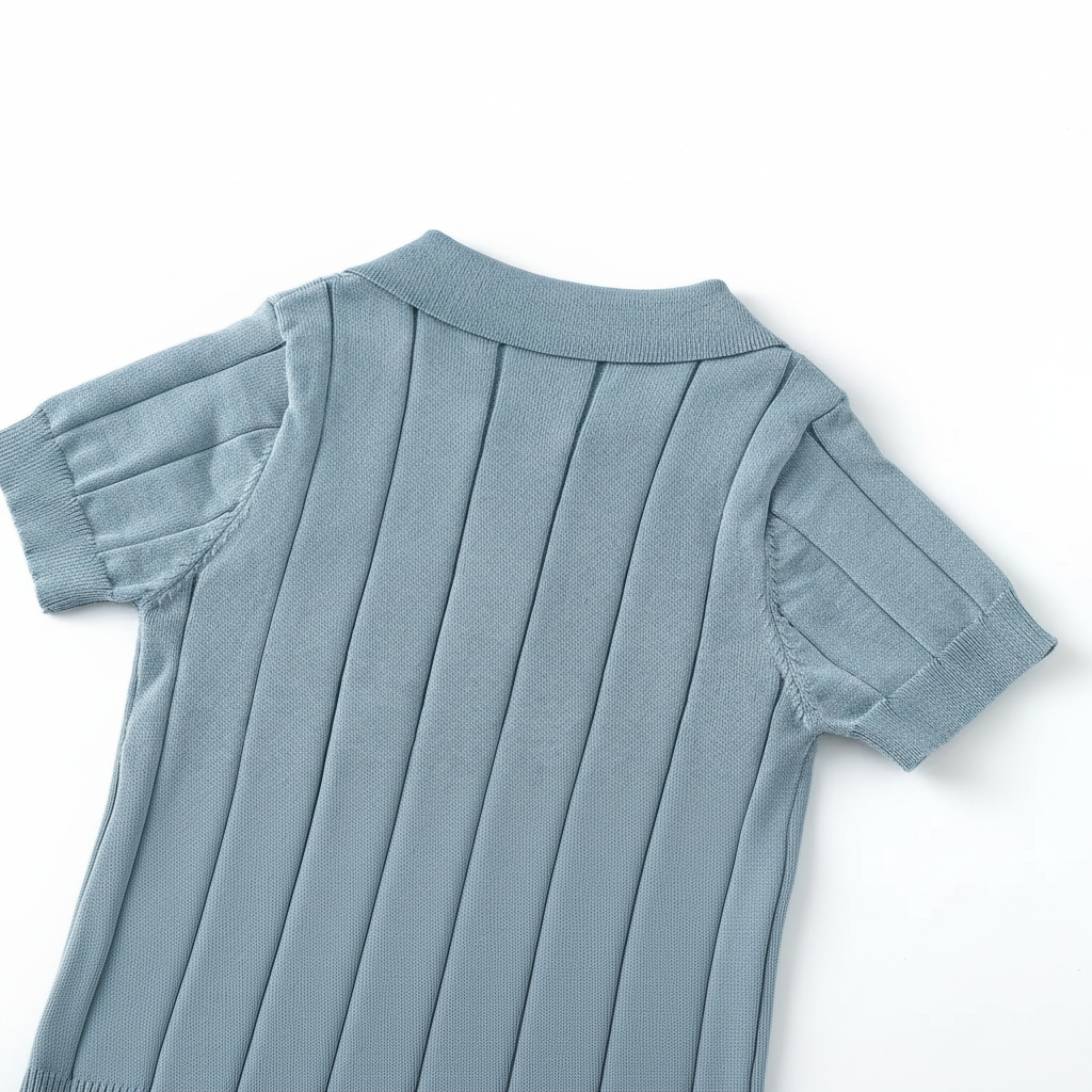 MiniLuxe – Elegante y cómoda: camiseta polo de tejido de punto