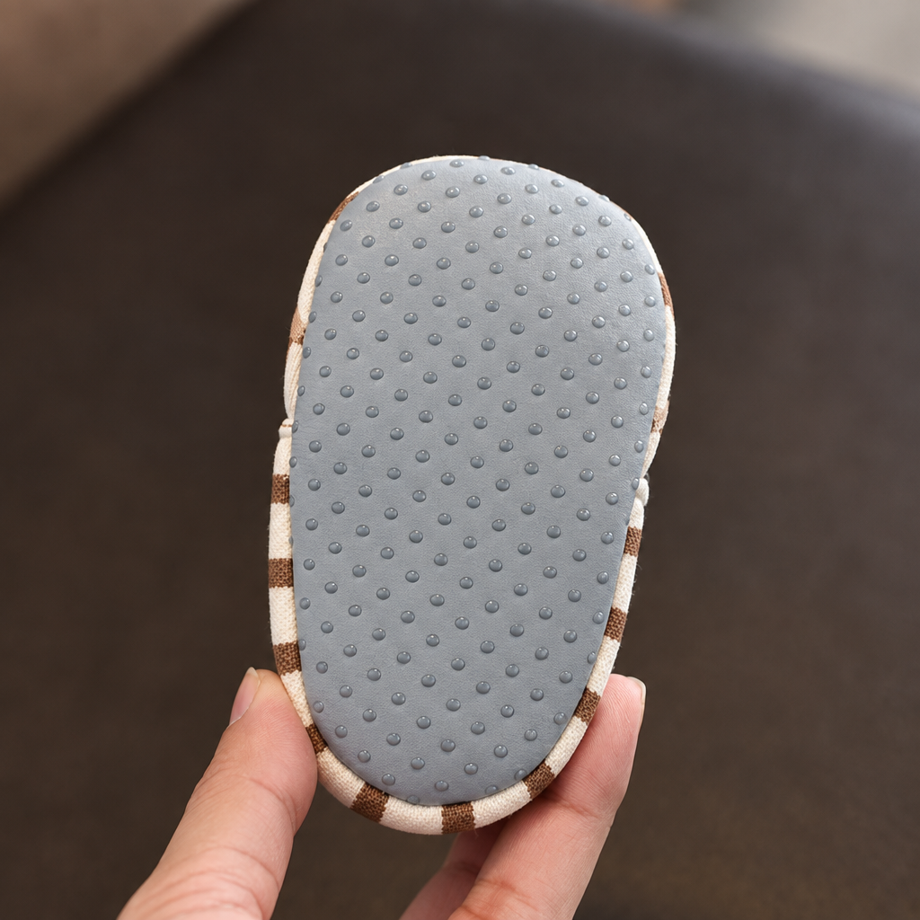 TinyToes – Suaves y cálidos: primeros zapatitos para bebé con diseño a rayas