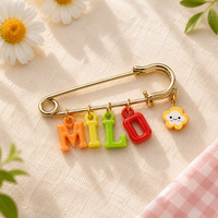 Thumbnail for Personalized Charm Pin – Personal y elegante: broche con nombre