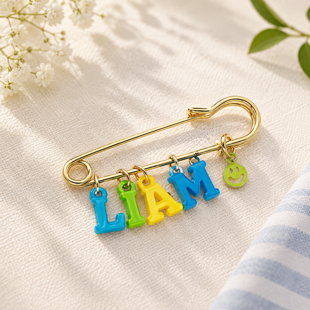 Personalized Charm Pin – Personal y elegante: broche con nombre