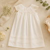 Sleeveless Dress – Elegante y cómodo: vestido con cuello de encaje