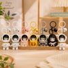 Glowing Astronaut Charm – Bonito y luminoso: colgante de bolso con forma de astronauta
