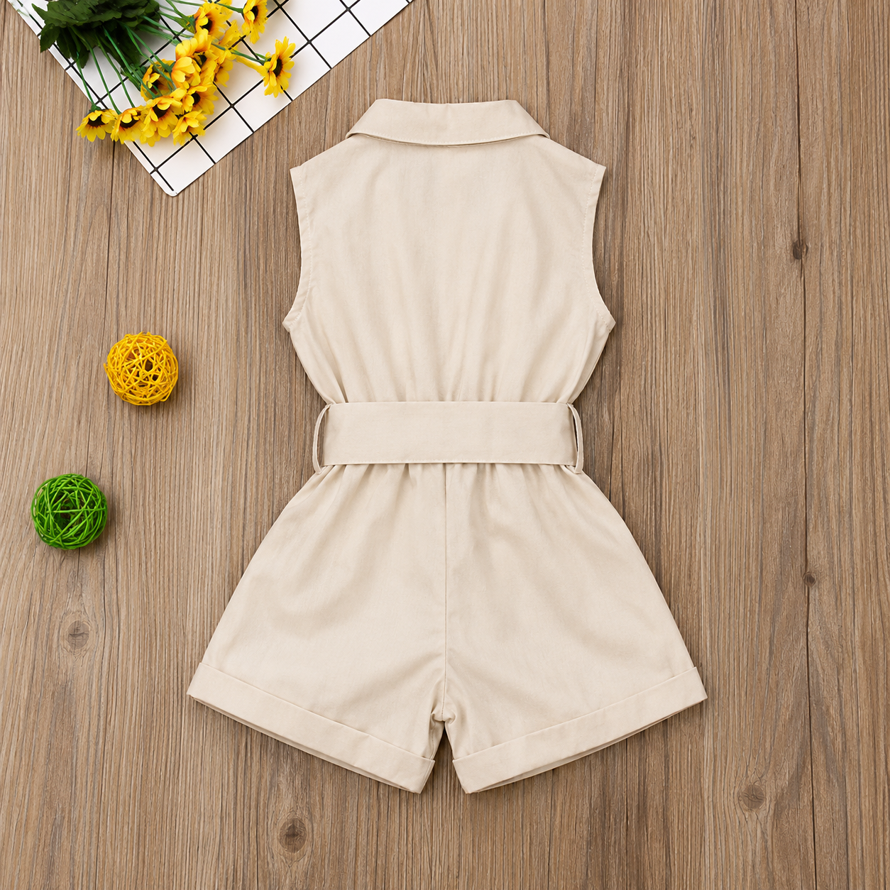 LittleLady – Elegancia y tendencias  – Mono con cinturilla con lazo