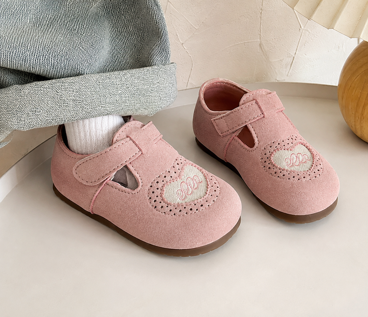 Barefoot – Cuero y descalzo: zapatos infantiles con suela blanda