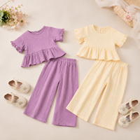 Thumbnail for SoftCharm – Elegante y cómodo: conjunto para niñas con top con volantes y pantalón largo