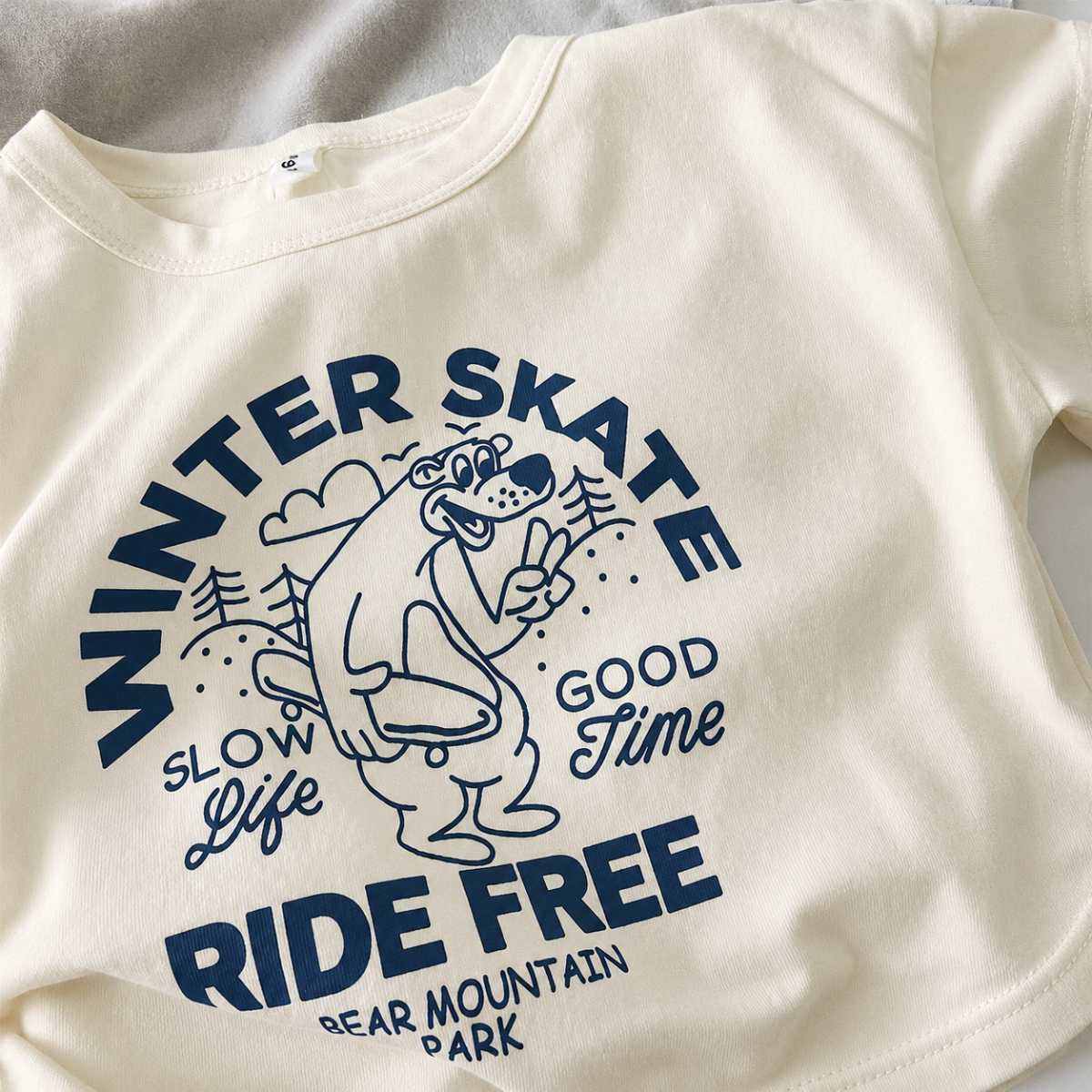 BearPlay – Cómoda y elegante – Camiseta oversize con estampado de skate invernal