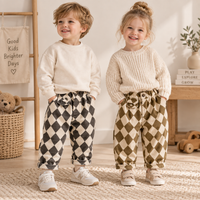 Thumbnail for RetroBloom – Cómodos y divertidos: pantalones infantiles con estampado Argyle