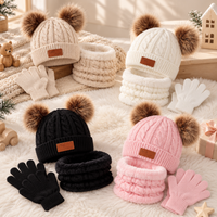 Thumbnail for CozyPom – Cálido y suave: conjunto de invierno con gorro, bufanda y guantes