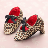 Thumbnail for Princess First Heels – Bonitos y cómodos: zapatitos para bebé