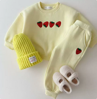 Thumbnail for Mini Fashion™ - Suéter con fresas
