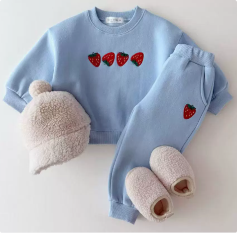 Mini Fashion™ - Suéter con fresas