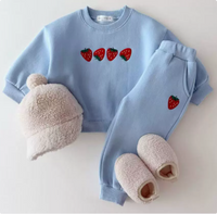 Thumbnail for Mini Fashion™ - Suéter con fresas