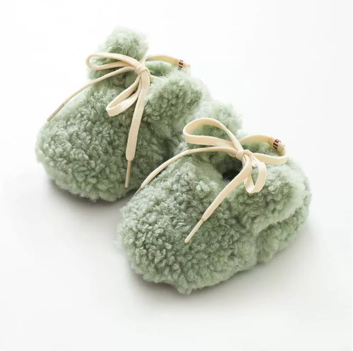 SnuggleBunny – Cálidas y seguras: zapatillas antideslizantes Bunny