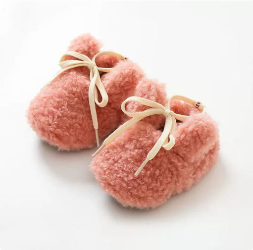 SnuggleBunny – Cálidas y seguras: zapatillas antideslizantes Bunny