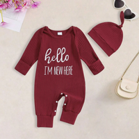 Thumbnail for CuddleBaby – Hola, soy nueva aquí: Conjunto de mono y gorrito para bebé