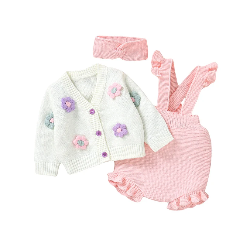 FloraKnit – Suave y adorable: conjunto para bebé con chaquetita, peto y diadema