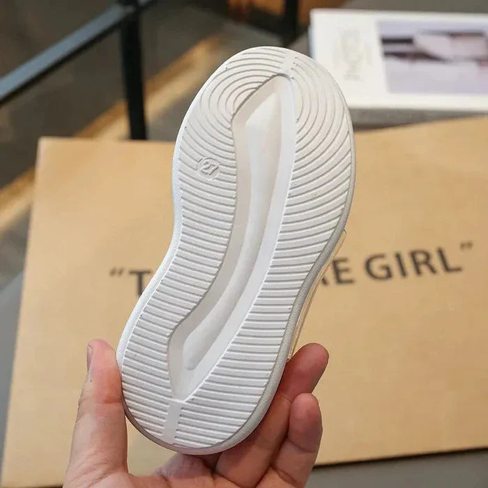 KidStride – Modernas y funcionales: zapatillas con velcro