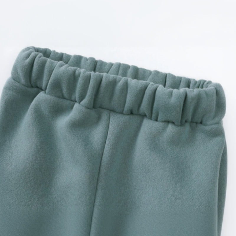 Winter Tracksuit – Calidez y comodidad: conjunto de ropa de invierno para niños