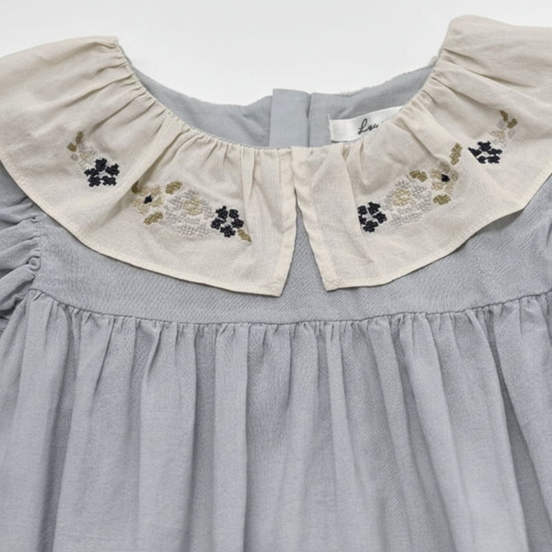 Princess Dress – Elegante y cómodo: vestido con cuello bordado
