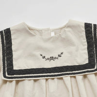 Thumbnail for Sailor Top – Elegante y cómoda: camisa con detalles de encaje y mangas abullonadas
