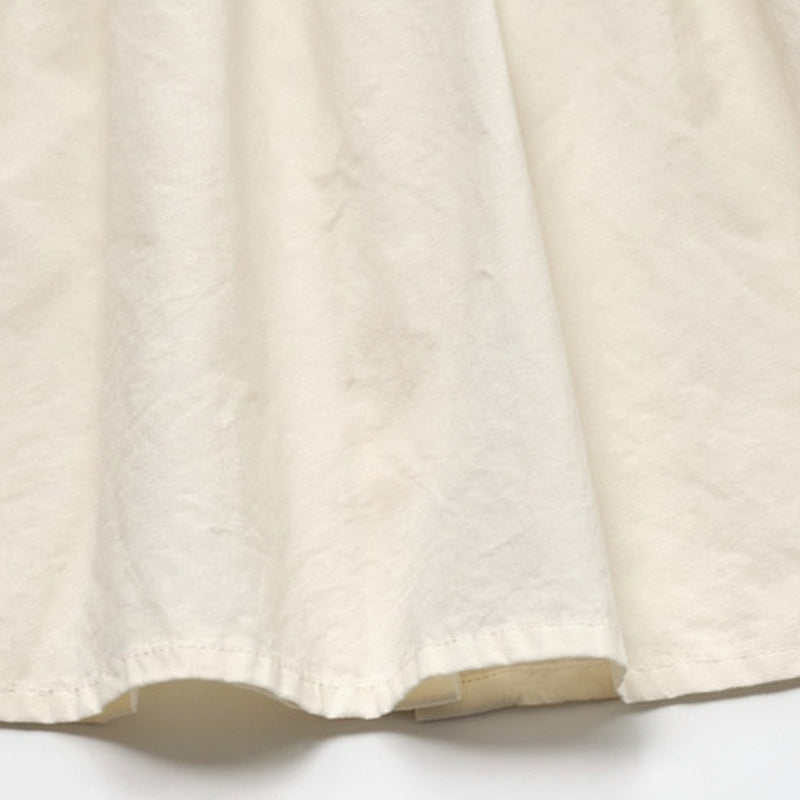 Ruffle Collar Top – Elegante y cómodo: top con cuello decorativo y mangas abullonadas
