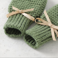 Thumbnail for Booties & Mittens – Suave y cálido: conjunto de guantes y patucos
