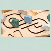 Thumbnail for WoodMaze – Divertido y educativo – Mesa de actividades de madera con laberinto de cuentas