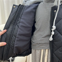 Thumbnail for CozyShield – Cálida y resistente: chaqueta acolchada con capucha