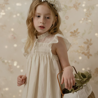 Thumbnail for Sleeveless Dress – Elegante y cómodo: vestido con cuello de encaje