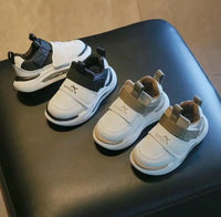 Thumbnail for KidStride – Modernas y funcionales: zapatillas con velcro