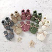 Thumbnail for Booties & Mittens – Suave y cálido: conjunto de guantes y patucos