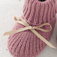Thumbnail for Booties & Mittens – Suave y cálido: conjunto de guantes y patucos
