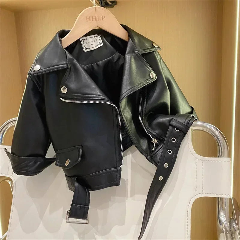 Girls Leather Jacket – Atrevida y elegante: chaqueta de cuero para niños