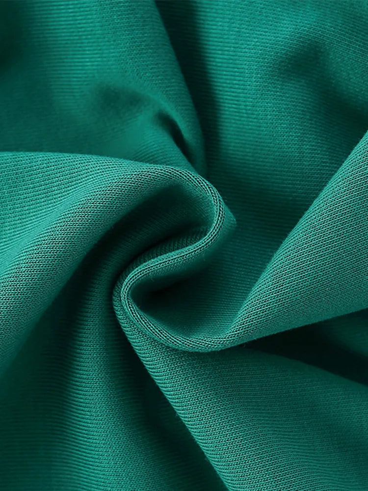 DinoStyle – Cálida y transpirable: sudadera con capucha con estampado de Triceratops