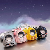 Thumbnail for Glowing Astronaut Charm – Bonito y luminoso: colgante de bolso con forma de astronauta