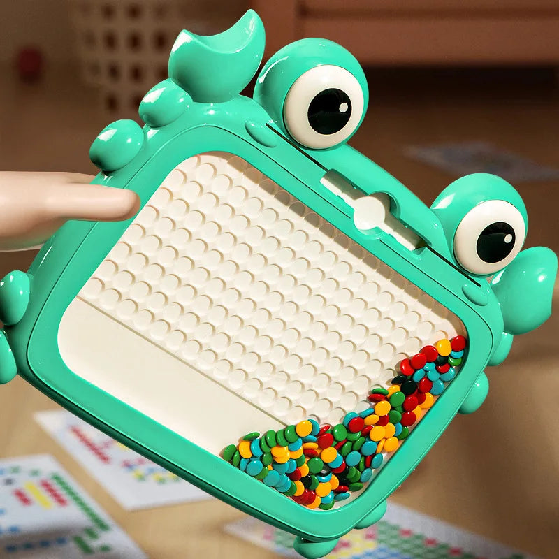 Crabby Sketcher™ - Pioneering Learning - Tableta magnética en forma de cangrejo