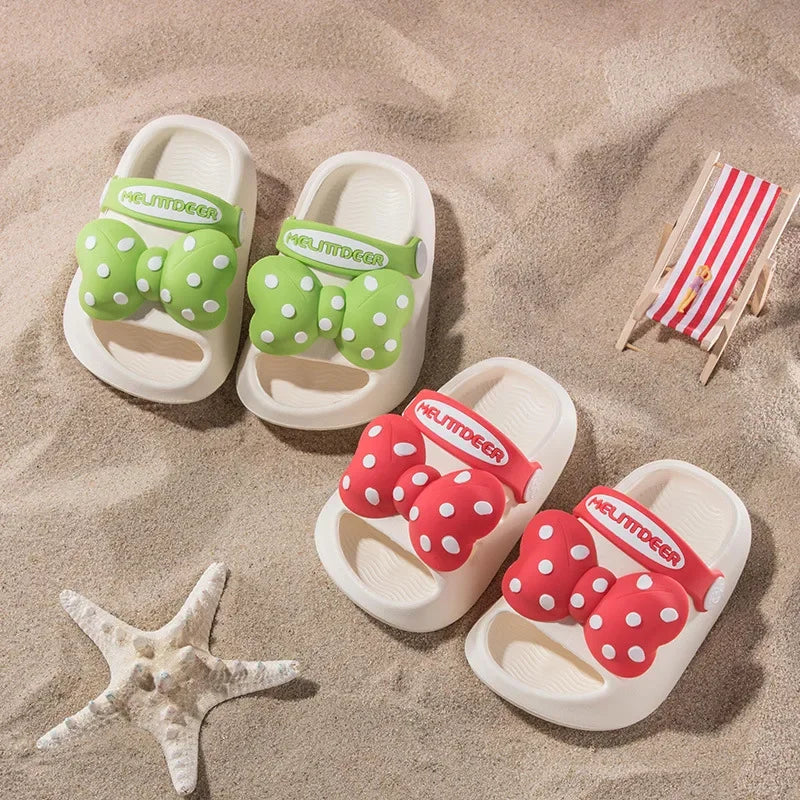 Mini Fashion – Alegre y seguro – Chanclas de playa de lunares