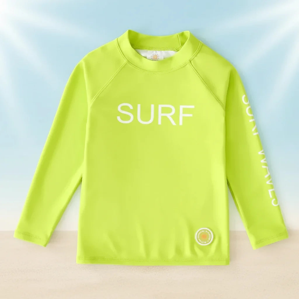 SunShield – Protectora y flexible: camiseta de surf para niños con manga larga y UPF 50+.