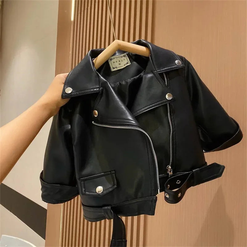 Girls Leather Jacket – Atrevida y elegante: chaqueta de cuero para niños