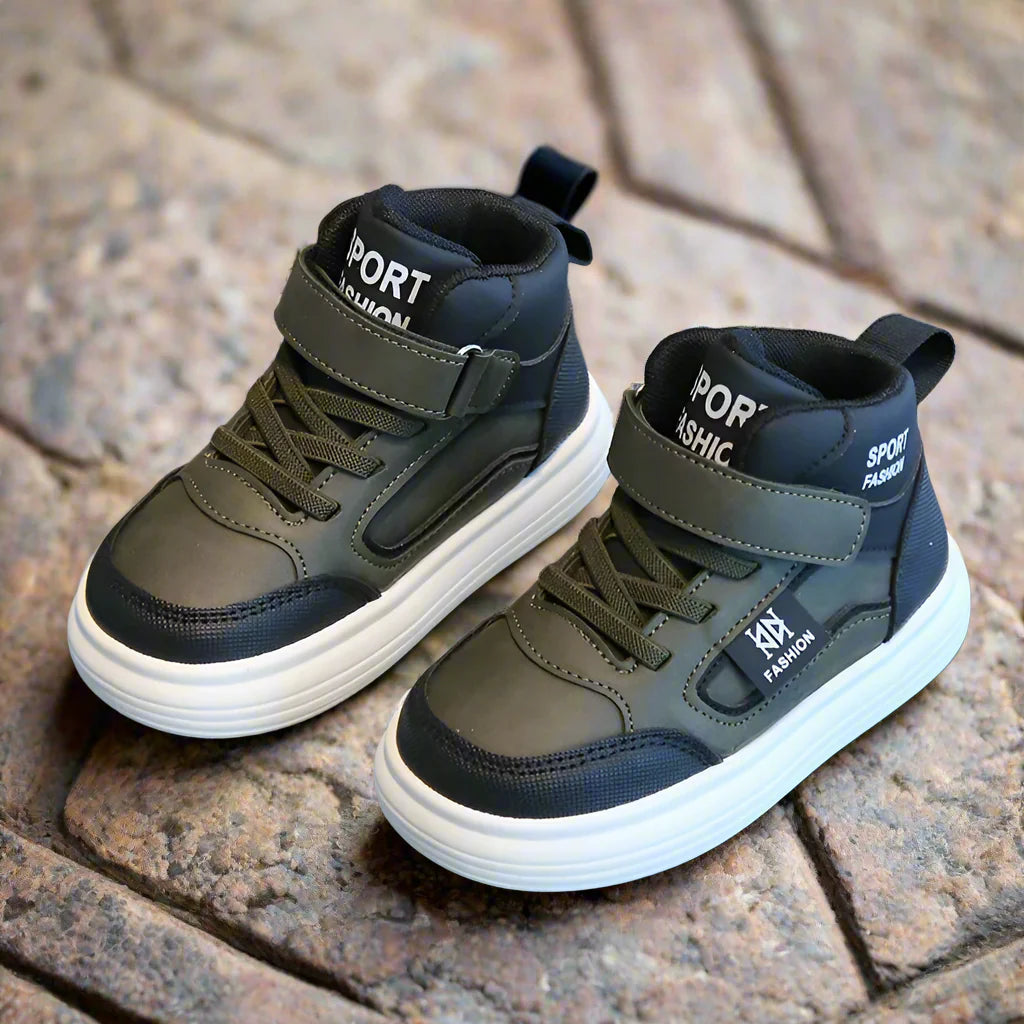 CoolKicks – Cómodas y flexibles: zapatillas altas