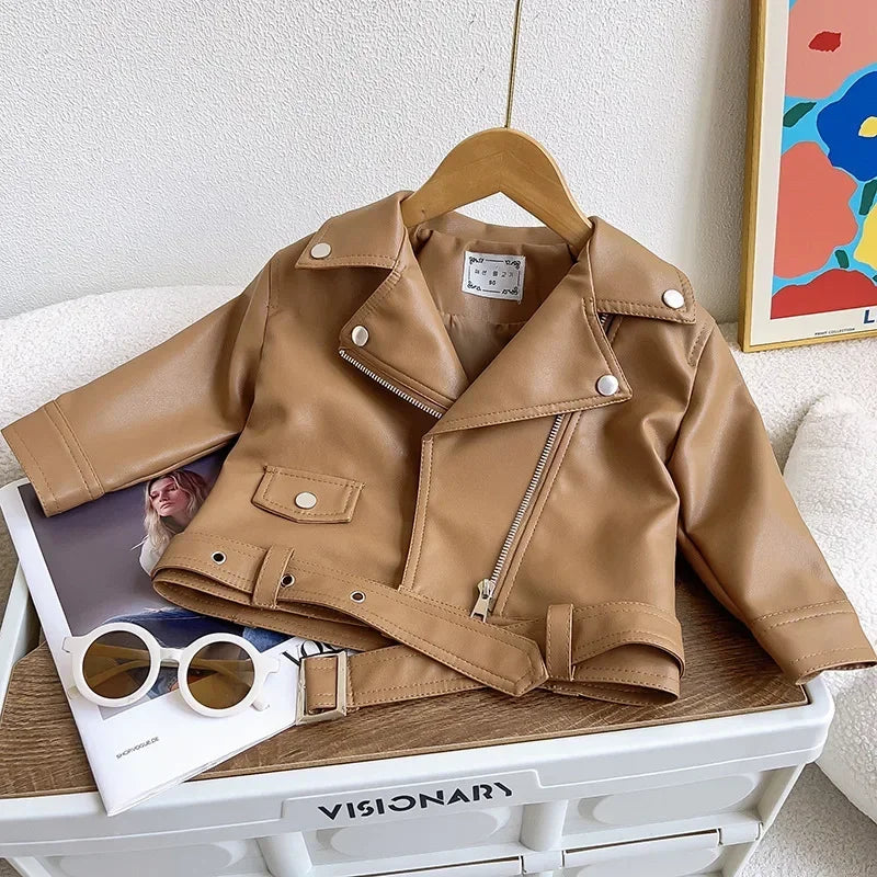 Girls Leather Jacket – Atrevida y elegante: chaqueta de cuero para niños